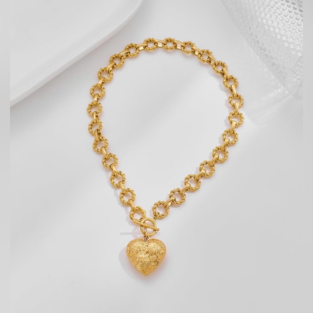 14K GOLD PLATED Chunky Heart Chain Link Choker Necklace - Picture 5 of 5